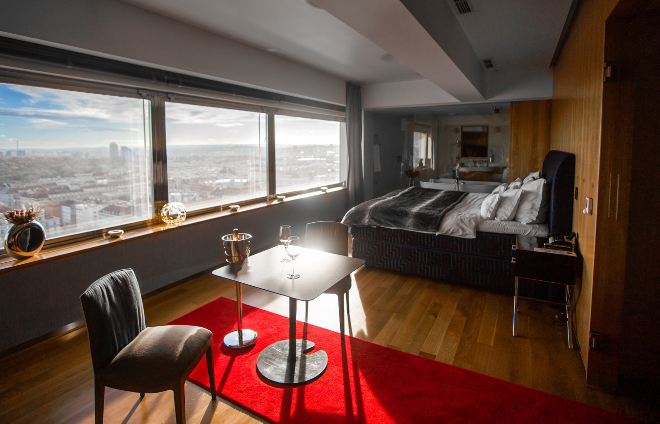 We outfitted this luxurious suite with our Classic duvets and Quite Jungle bed linen.